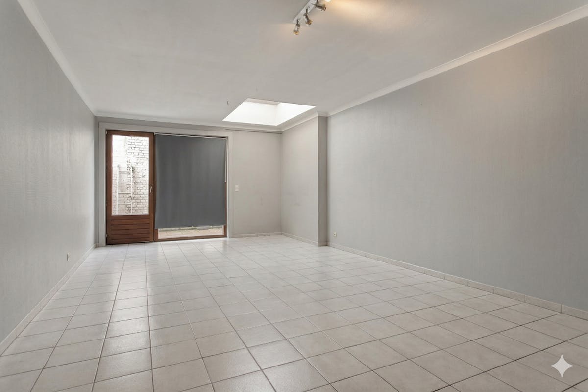 Cosy 2 bedroom house with spacious attic, centrally located in Izegem - photo 3