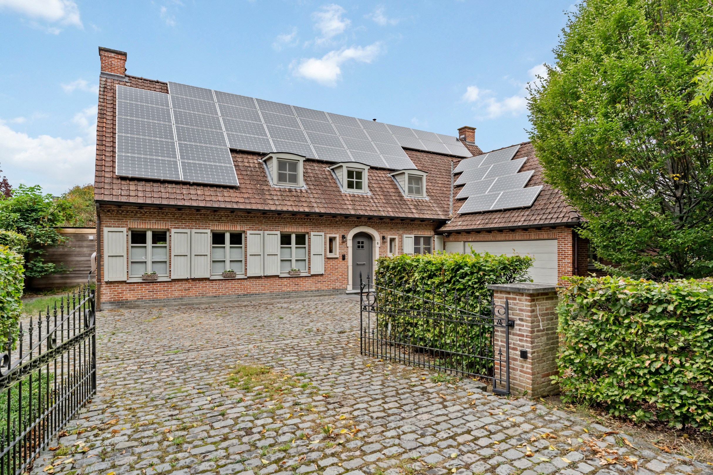 Charming family home in prime location in Westerlo - photo 2