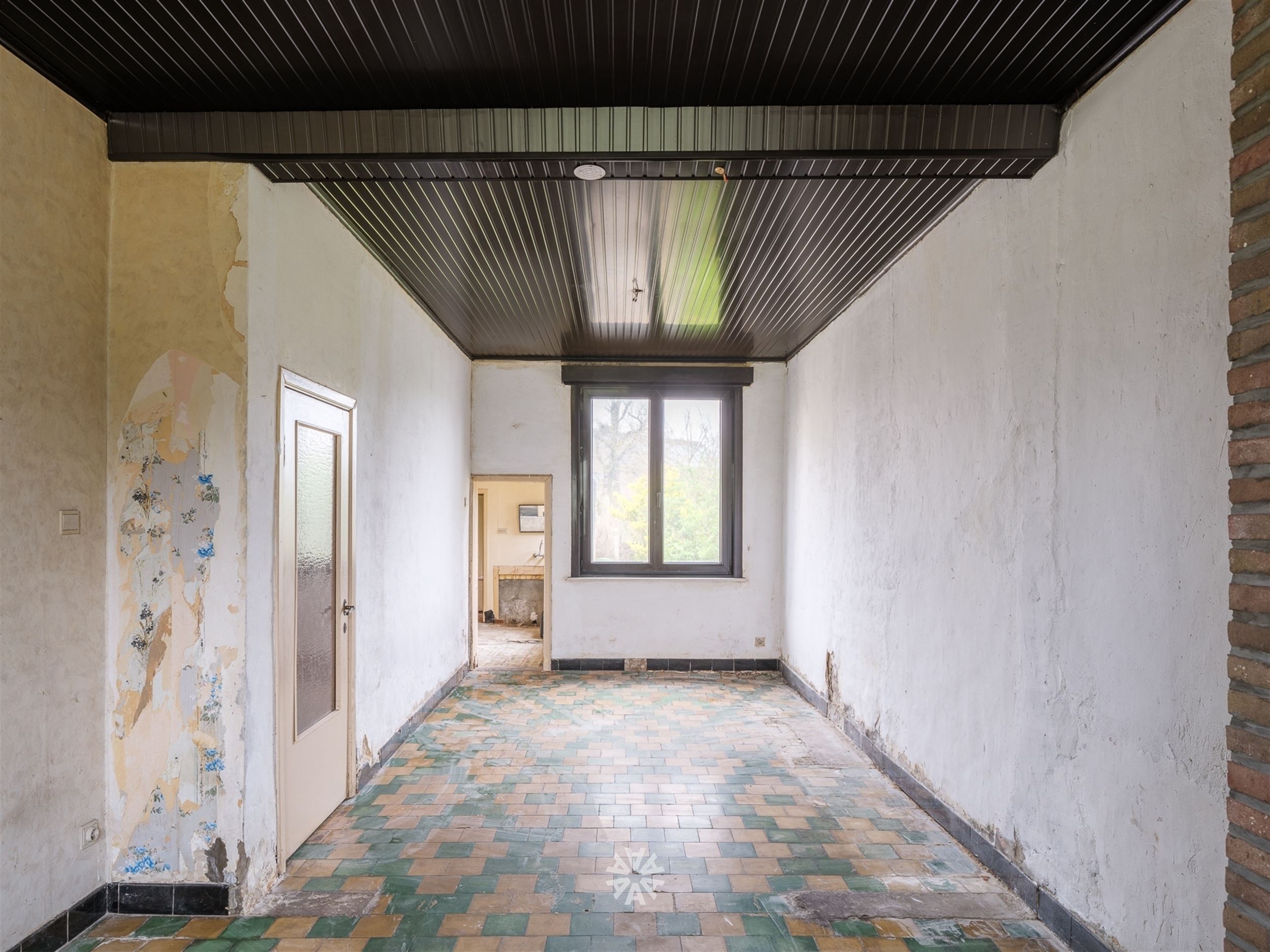 Te renoveren halfopen woning in doodlopende straat met ontwikkelingsmogelijkheden - foto 4