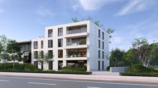 <span>Exclusief luxueus nieuwbouwappartement met overdekt zuidwest-gericht terras. Gelegen op een vlot bereikbare locatie met een prachtig open groen uitzicht achteraan het project. <br /><br />Te bezoeken door volgende link in te vullen: https://mijnhuurprofiel.be/property/c19e015a-5d5a-4fbe-8c31-bf36a6d13f28/login </span><br /><br />In dit gloednieuw project worden verschillende appartementen te huur aangeboden. Zowel appartementen met 1 als 2 slaapkamers, allen met een groot terras. <span>Het project zit in zijn laatste fase, met een beschikbaarheid vanaf 1 juli. </span>De foto's zijn renders van verschillende appartementen, niet van 1 appartement specifiek. <span>Dit prachtige nieuwbouwproject is uniek in zijn categorie. Zowel achteraan als rondom het project wordt een siertuin aangelegd door het hoog aangeschreven Avantgarden. De achterste appartementen hebben een uniek zicht op dit prachtige decor. <br /><br /></span>Onderaan "documenten en plannen" kan u de grondplannen terugvinden met de beschikbare appartementen alsook de bijhorende prijzen. <br /><br /><span>Technische details:<br /><br />- Ieder app wordt voorzien van een volledig uitgeruste Dovy keuken met keukeneiland<br />- Vloerverwarming op basis van warmtepomp (alsook koeling in de penthouses)<br />- Zonnepanelen aanwezig<br />- Ventilatiesysteem per app<br />- Ieder app wordt voorzien van een ingemaakte vestiairekast<br />- Ieder app wordt voorzien van gordijnenrails en verlichting (mooie spots)<br />- Dubbele lavabo in de twee slpk app, enkele lavabo in de 1 slpk app<br />- Ieder app wordt voorzien van een ingewerkte zitbank (behalve app 3.2)<br />- De 1 slpk app worden voorzien van ingemaakte kasten in de slaapkamer<br /><br />Extra:<br /><br />- Maandelijkse provisie: 100 euro (onderhoud tuin,lift,...)<br />- Plaatsbeschrijving: 200 euro<br />- Huurwaarborg: 3 maanden<br />- Nutsvoorzieningen: individueel<br />- Contract: lange duur<br /><br />Kwalitatief wonen in Edegem. Interesse in dit unieke project? Wees snel en maak een afspraak via jakob@reds.be<br /><br /></span>