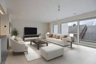 Découvrez le confort et le luxe de ce bel appartement neuf de deux chambres, situé sur la Yeperstraat, dans le centre de Poperinge. Ce bel...