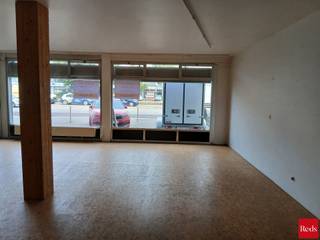 commercieel gelijkvloers op goede ligging ( 115m²)