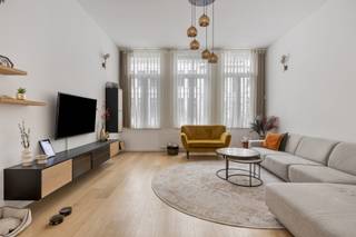 Bienvenue dans cette superbe maison de ville au cœur d'Anvers. Alliant l'architecture anversoise authentique au confort moderne, cette belle...