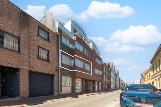 Dit appartement, inclusief garage, is gelegen in een kleine residentie (8 eenheden) in Roeselare-centrum. Het appartement is gelegen op het...