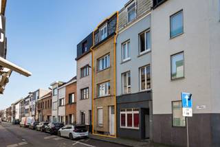 Op zoek naar een stevig renovatieproject met karakter én toekomst? In de bruisende wijk 2060, vlak bij het centrum van Antwerpen, vind je deze...