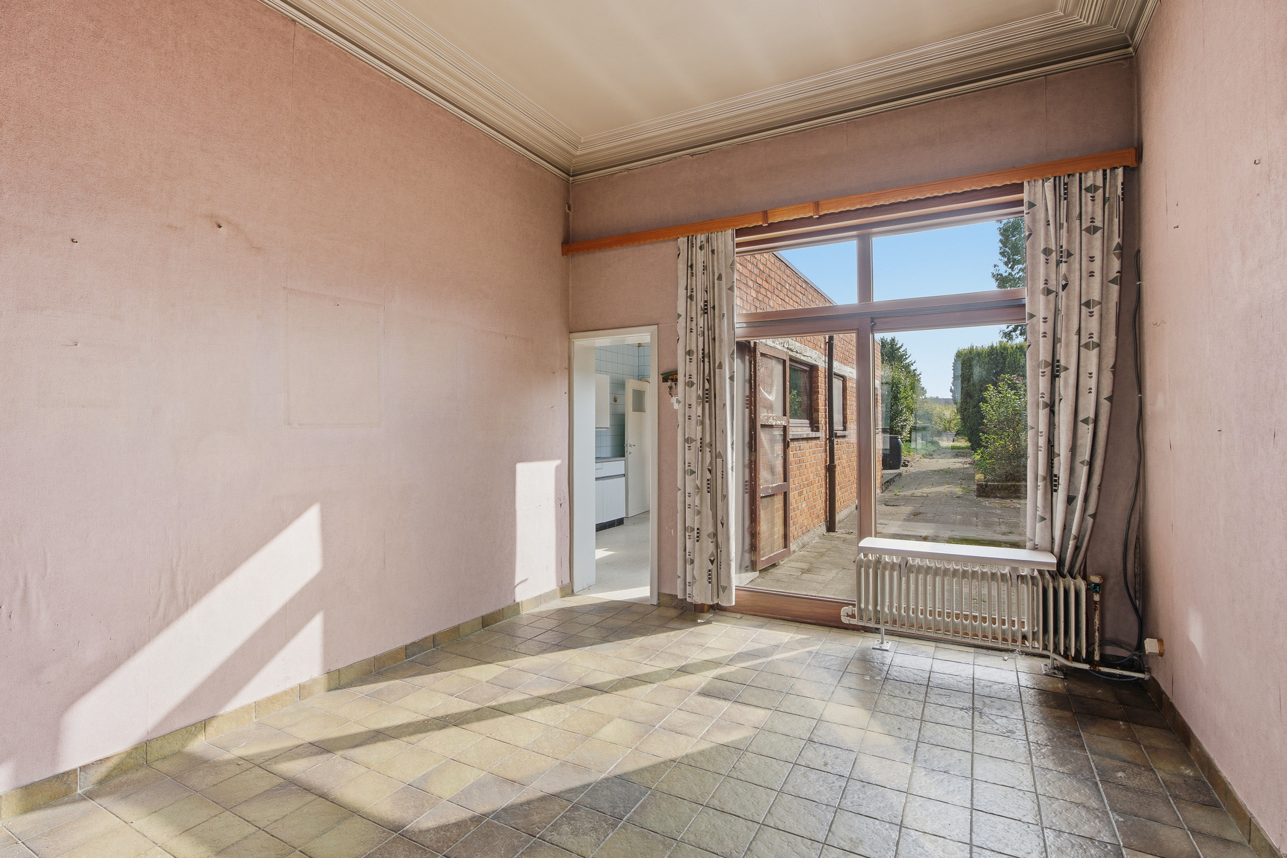 Charmante te renoveren woning op een perceel van 1.853 m² - foto 4