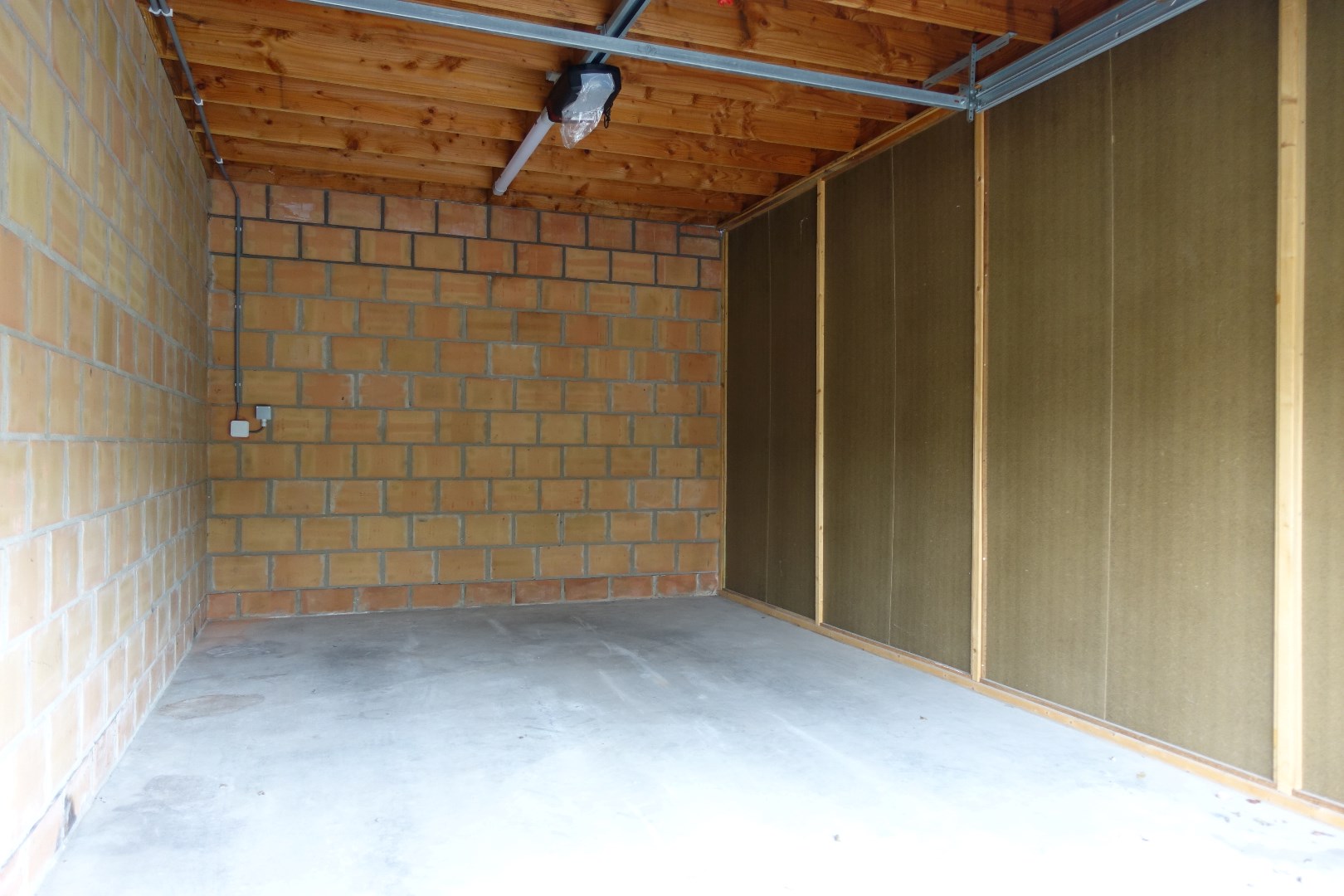 Garage for sale in Bruges - photo 2