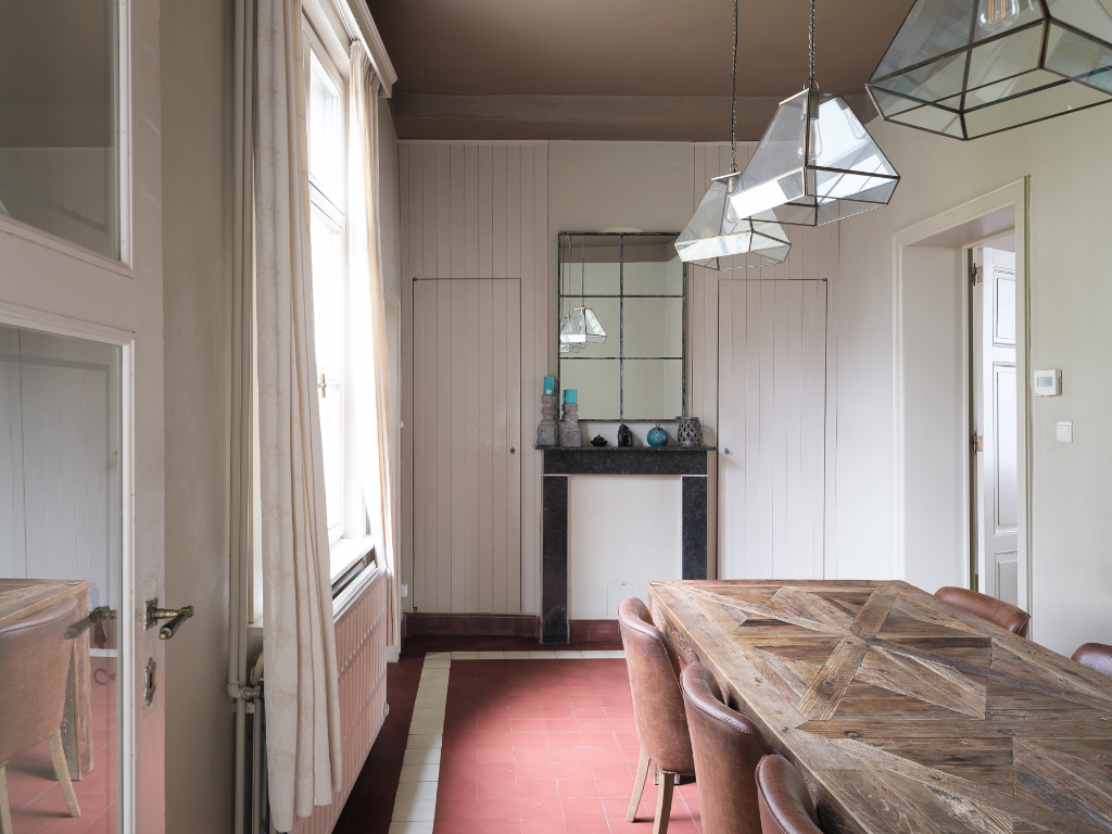 La Maison du Juge, une propriété de caractère située au centre de Lievegem. - photo 5