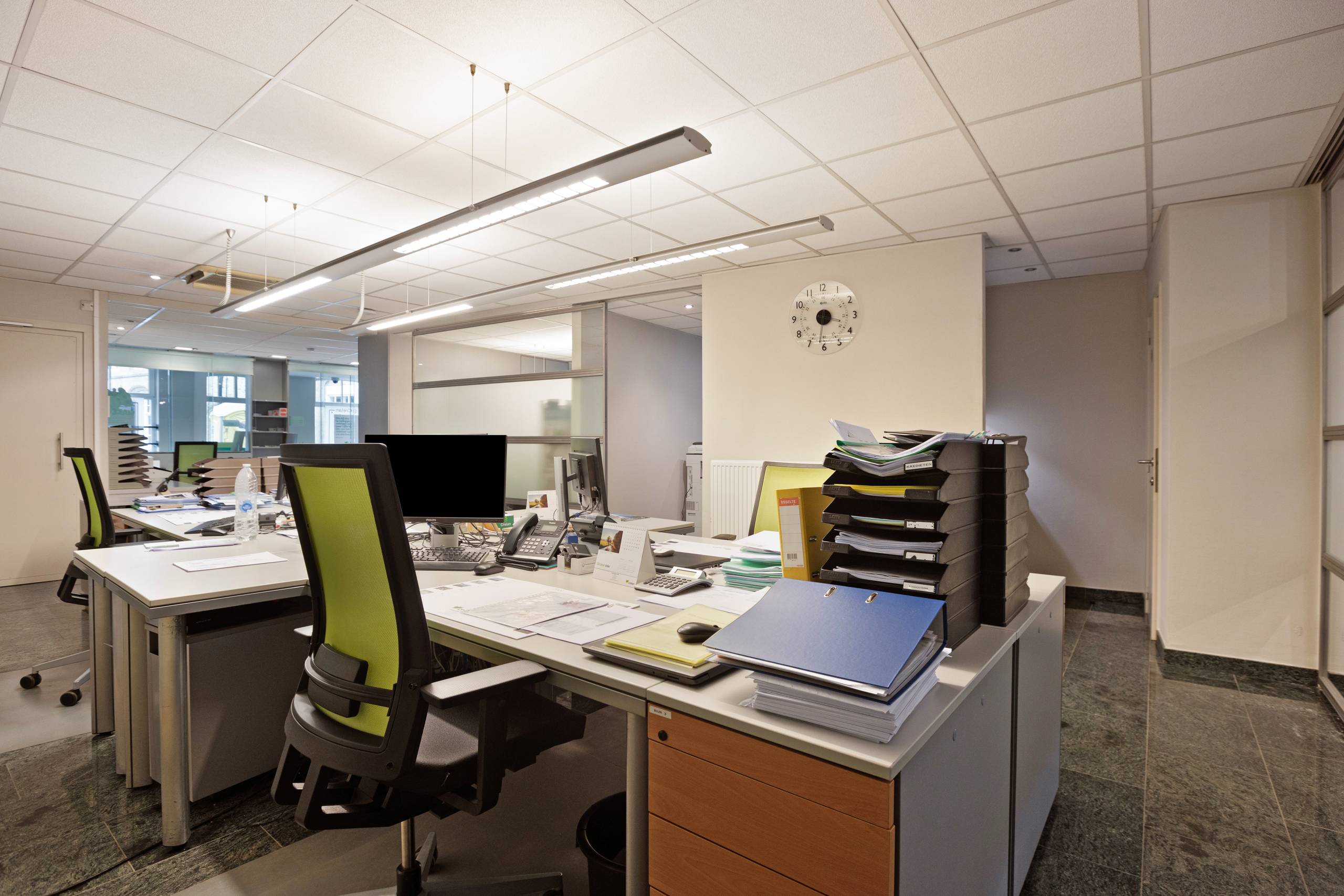 Kantoorruimte met woonst in centrum Veurne - foto 5