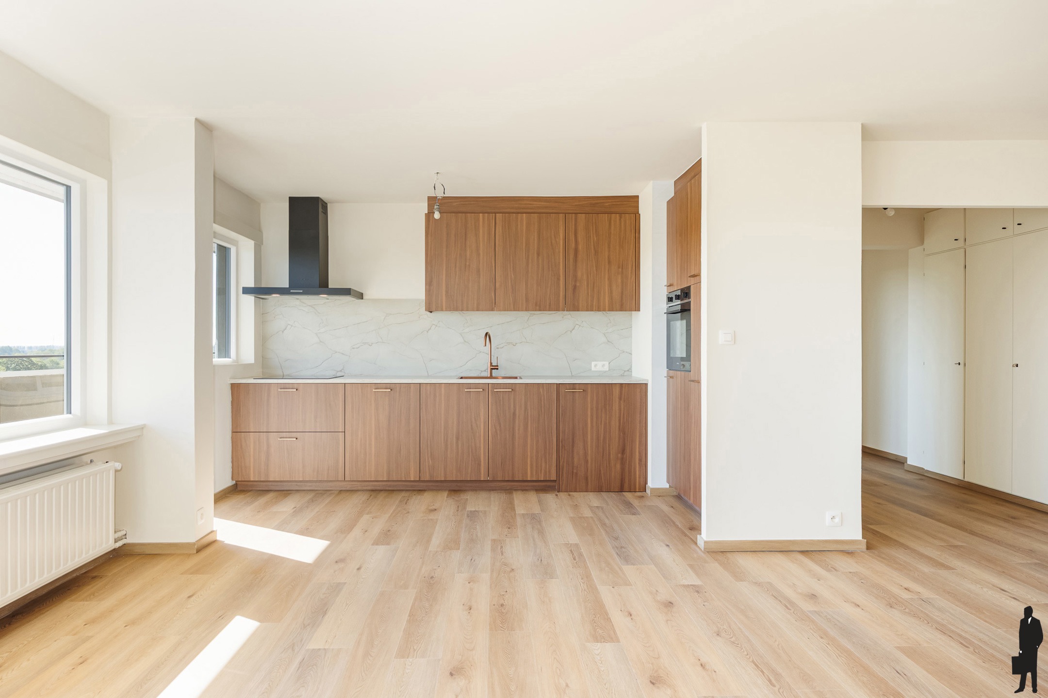 Gerenoveerd appartement met 2 slpks &amp; dubbele garage  - foto 3