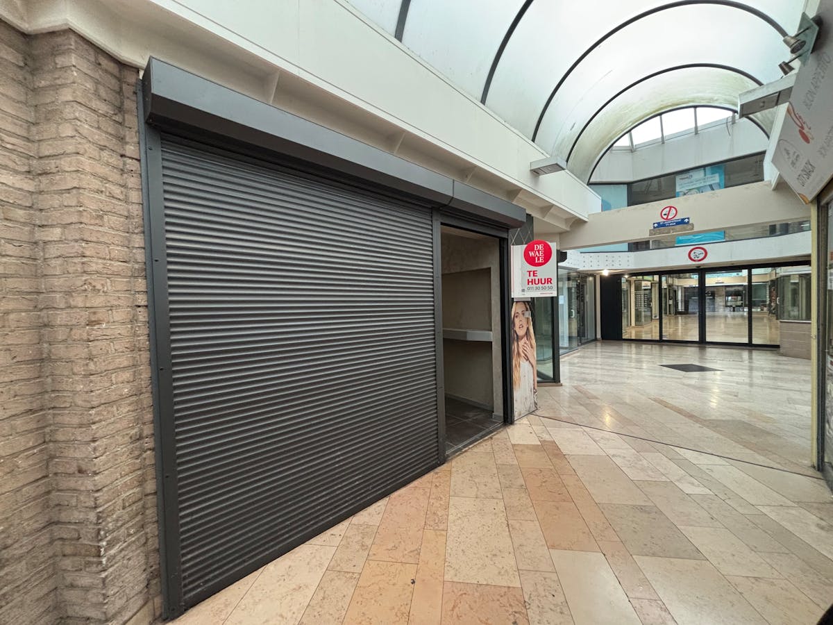 Commerciële winkelruimte te huur in hartje Hasselt – Galerij De Ware Vrienden - foto 3