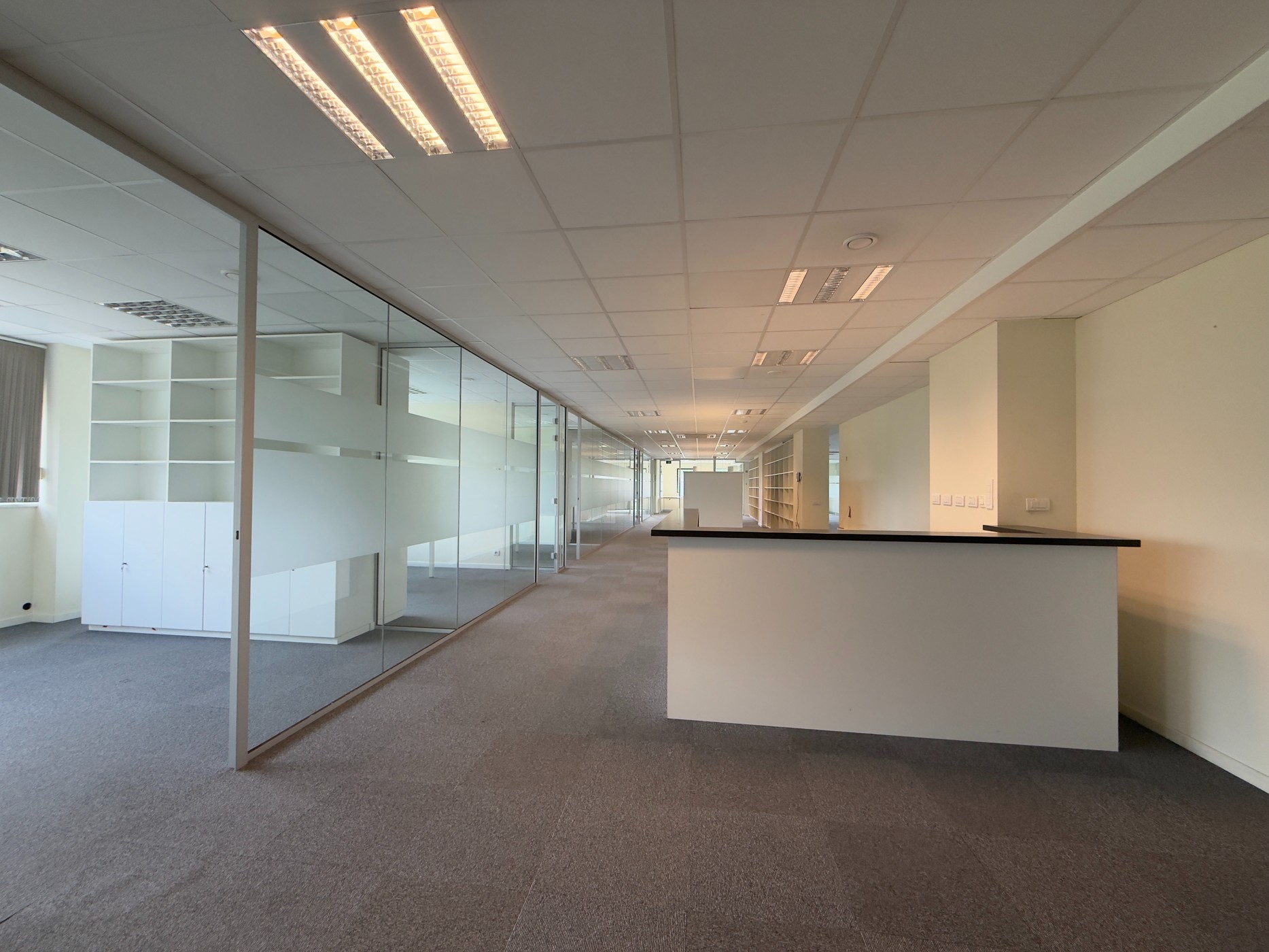 Kantoorruimte van 670 m² op strategische ligging in Sint-Martens-Latem - foto 4
