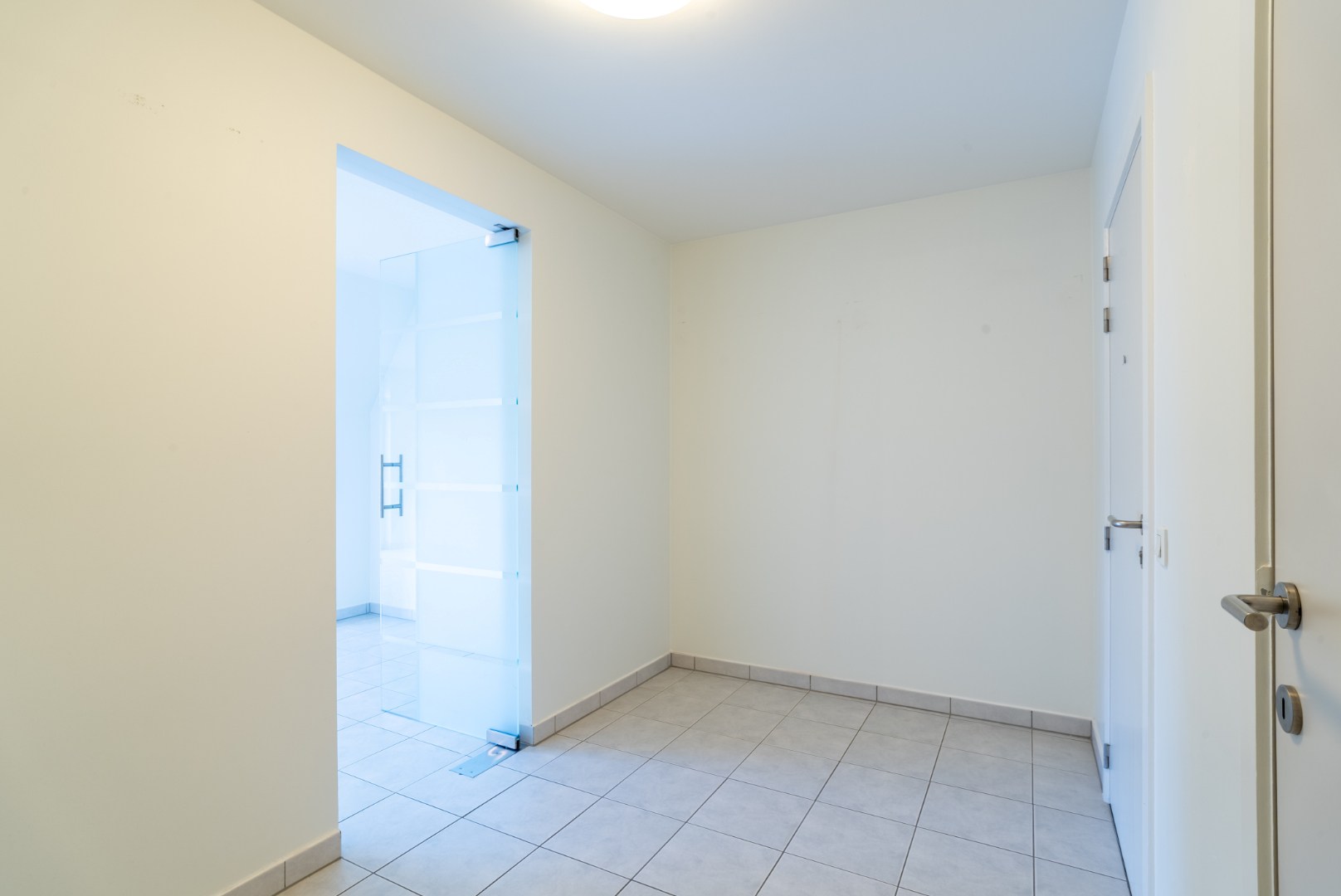 Drie-slaapkamerappartement met garage in Meulebeke! - foto 3