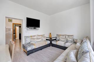 Gelegen in een rustige, charmante straat in hartje Sint-Agatha-Berchem, bevindt dit prachtig appartement zich op de eerste verdieping van een...