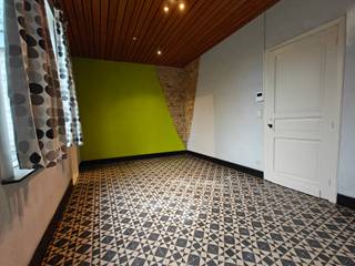 In het rustige, charmante Reninge (deelgemeente Lo-Reninge), in de driehoek Ieper - Diksmuide - Veurne, gelegen in een rustige straat huisvest...