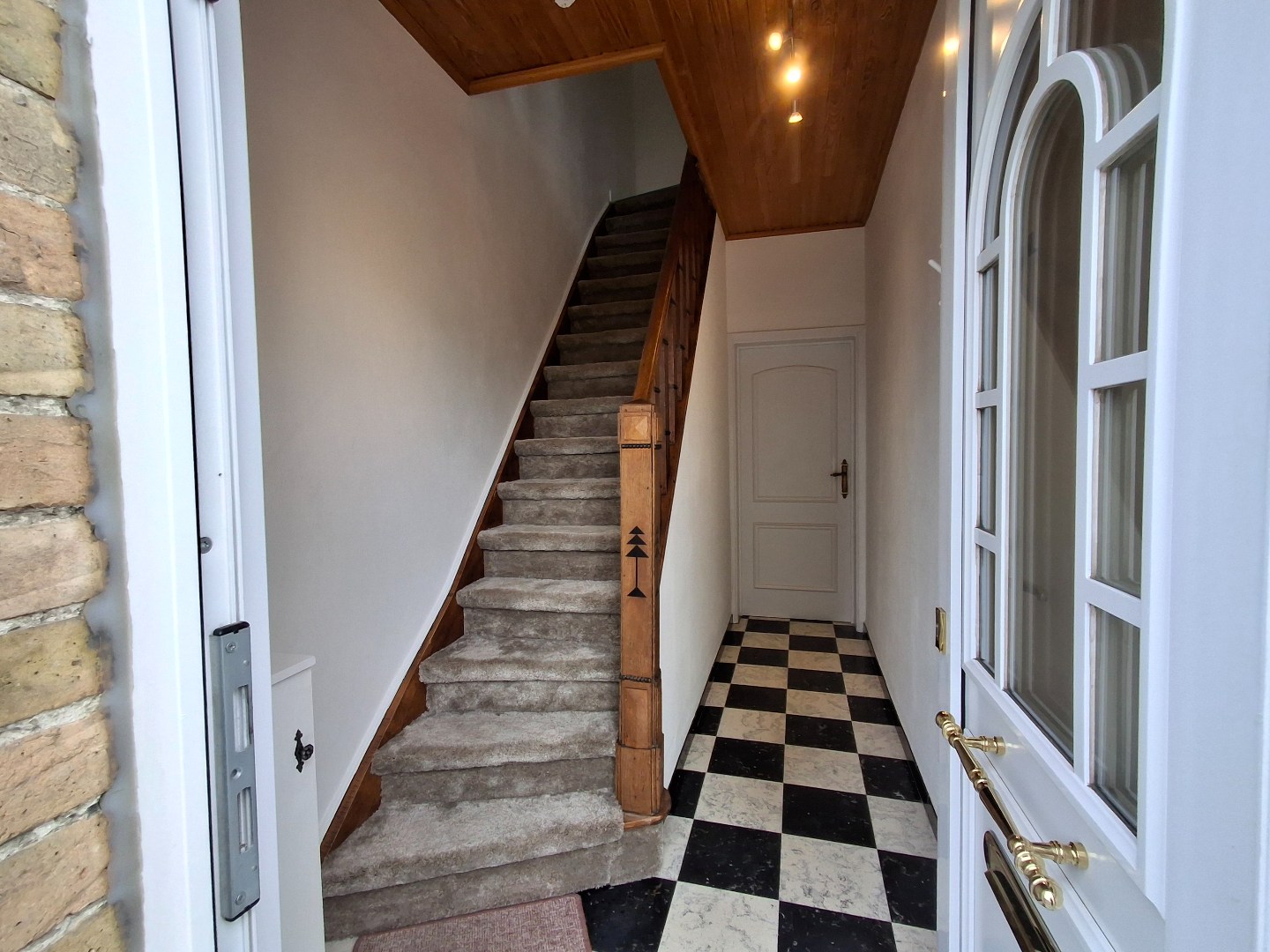 GERENOVEERDE WONING MET 3 SLAAPKAMERS EN TUIN IN HARTJE TIELT - foto 2