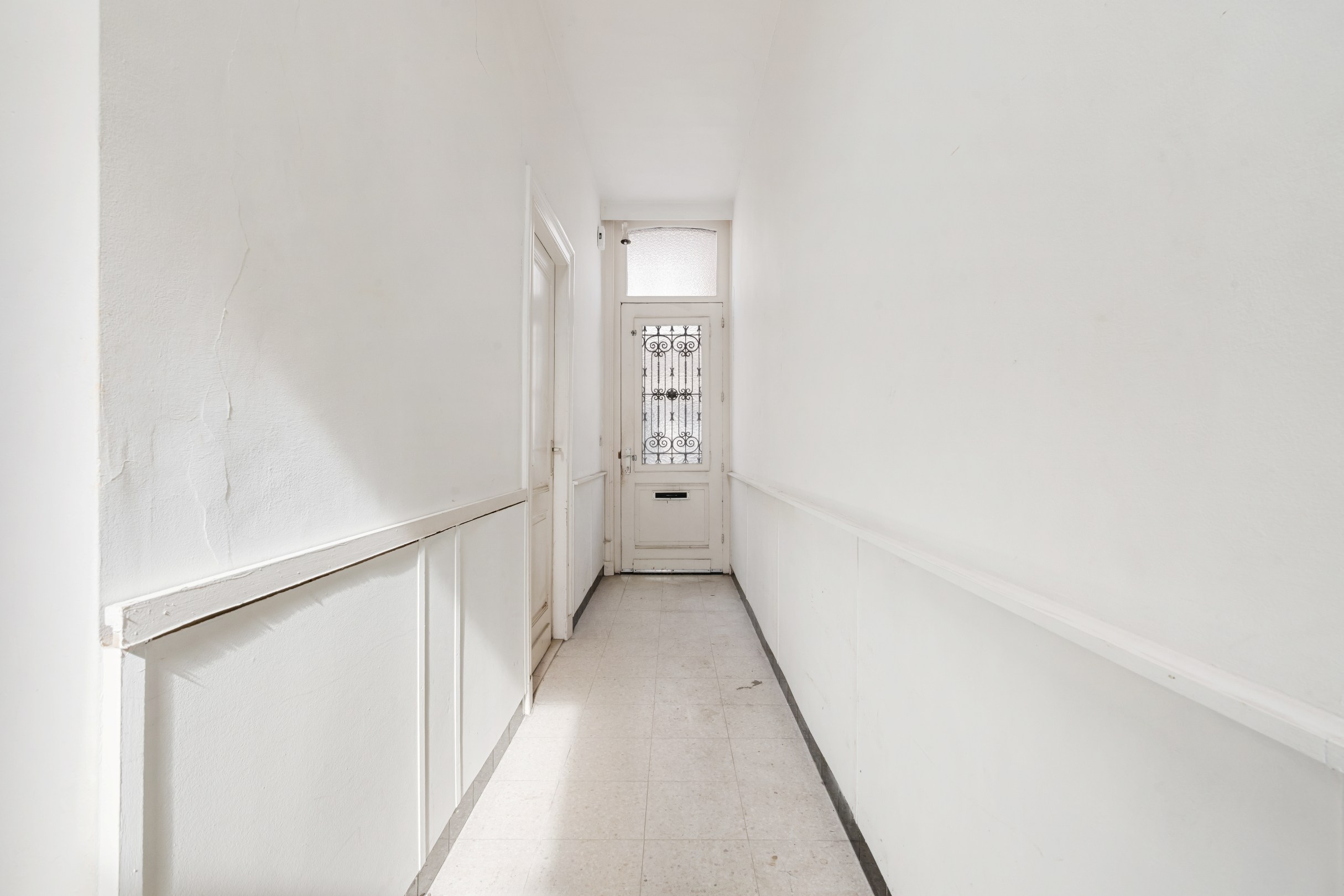 Te renoveren stadswoning 3 slpk, koer en ruime garage - foto 3