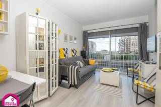 Mooie studio te koop, ideaal gelegen! Op wandelafstand van het strand en centraal gelegen nabij de tram en gezellige tearooms, biedt deze verzorgde...