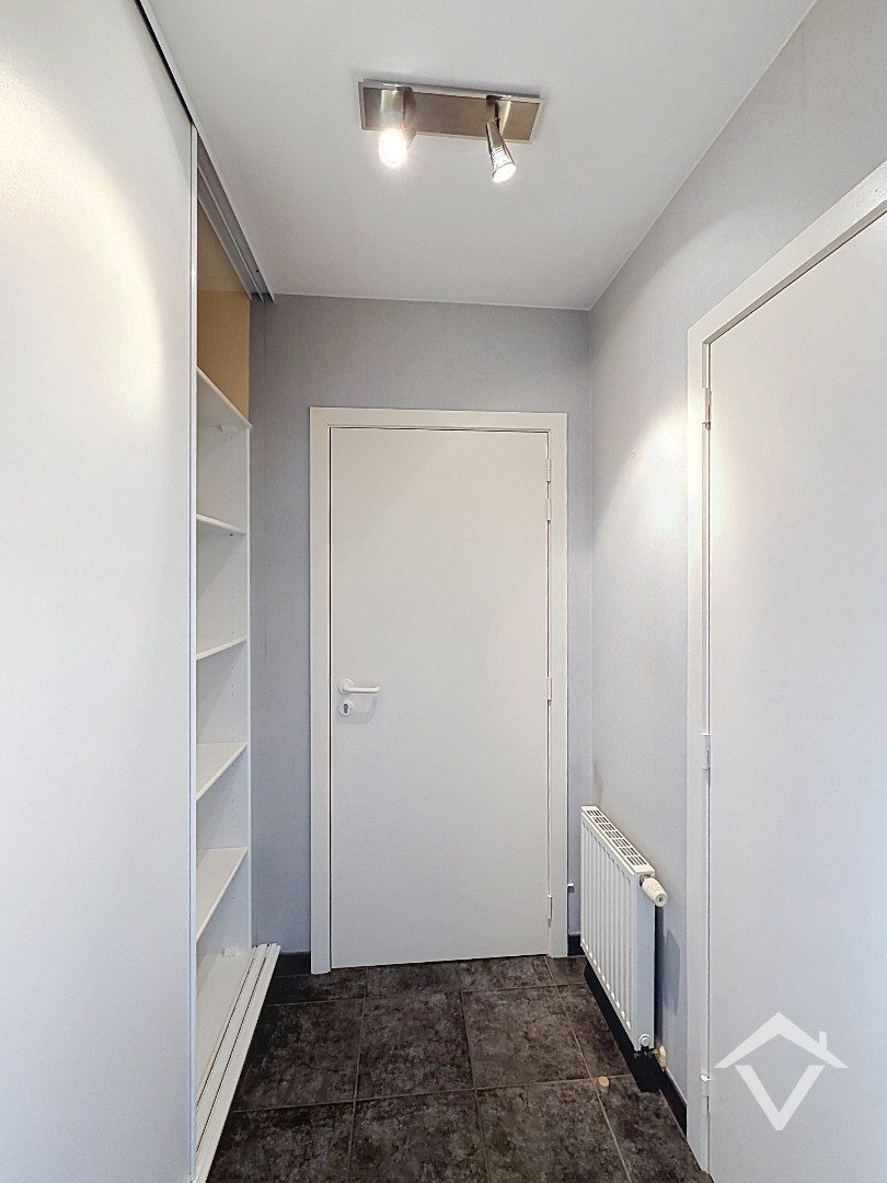 Instapklaar appartement met 2 slaapkamers, 2 bergingen en garage te Eernegem - foto 4