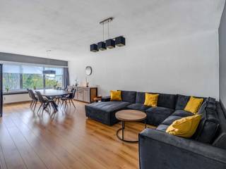 Dit gezellige, instapklare appartement op de 2e verdieping is gelegen in een toffe, residentiële wijk in Hoevenen. Hoewel winkels, openbaar...