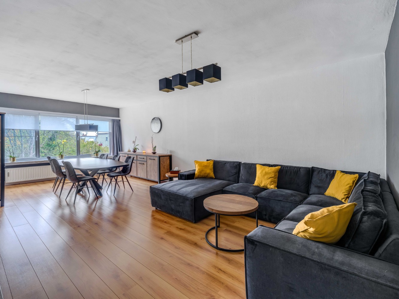 Instapklaar app. op 2e verd. met 2 slpk., terras en garagebox - foto 1