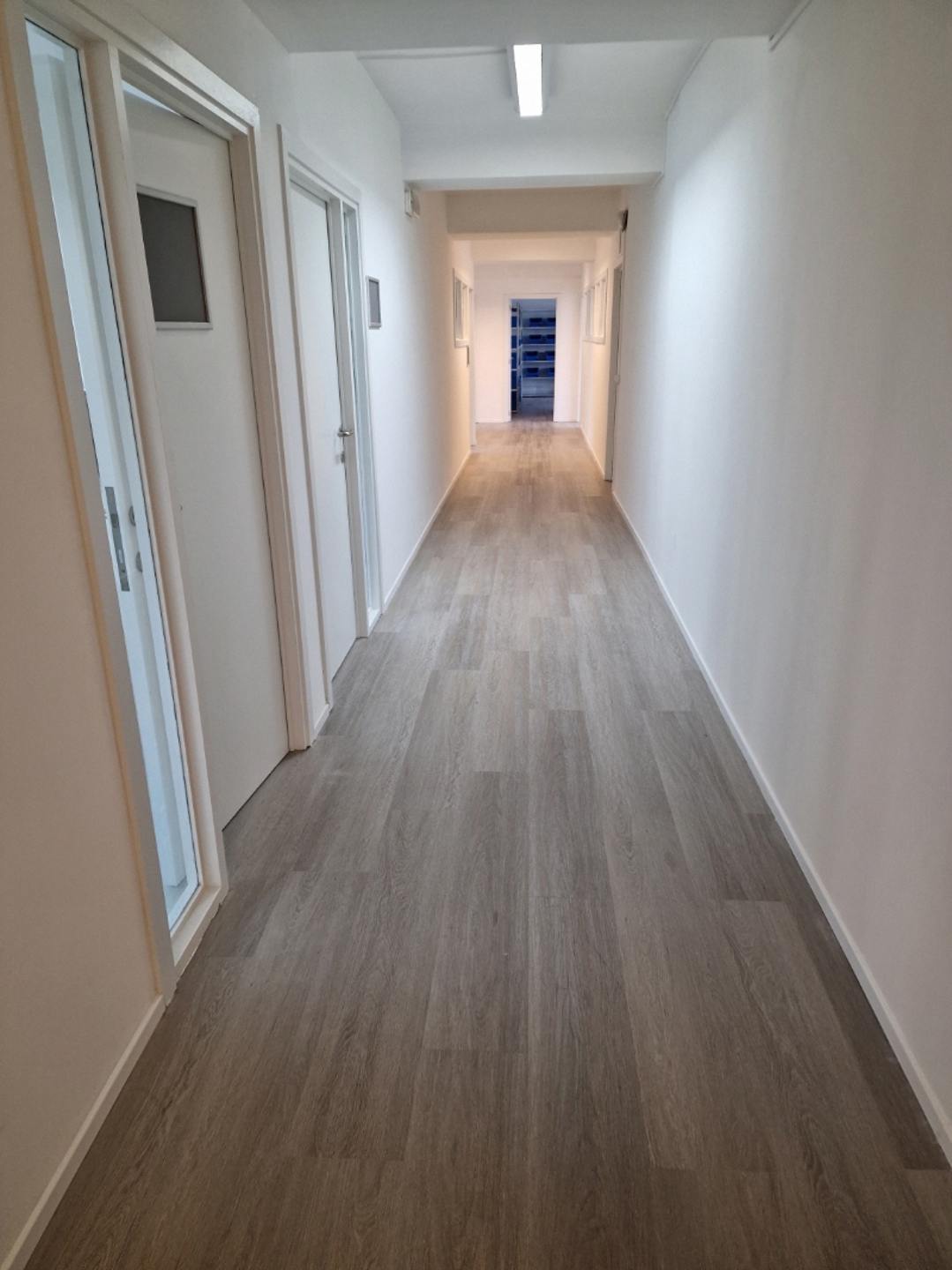 Gerenoveerd kantoor te huur aan het Zuidstation. - foto 4