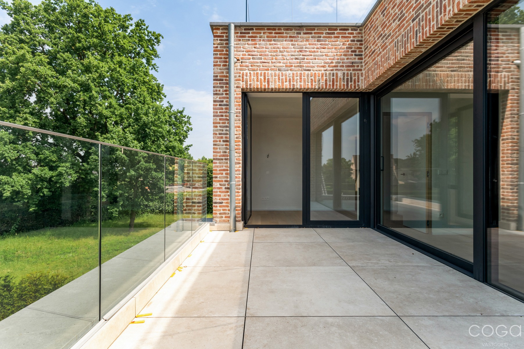 Ruim nieuw appartement 1e verd. met lift en terras - foto 2