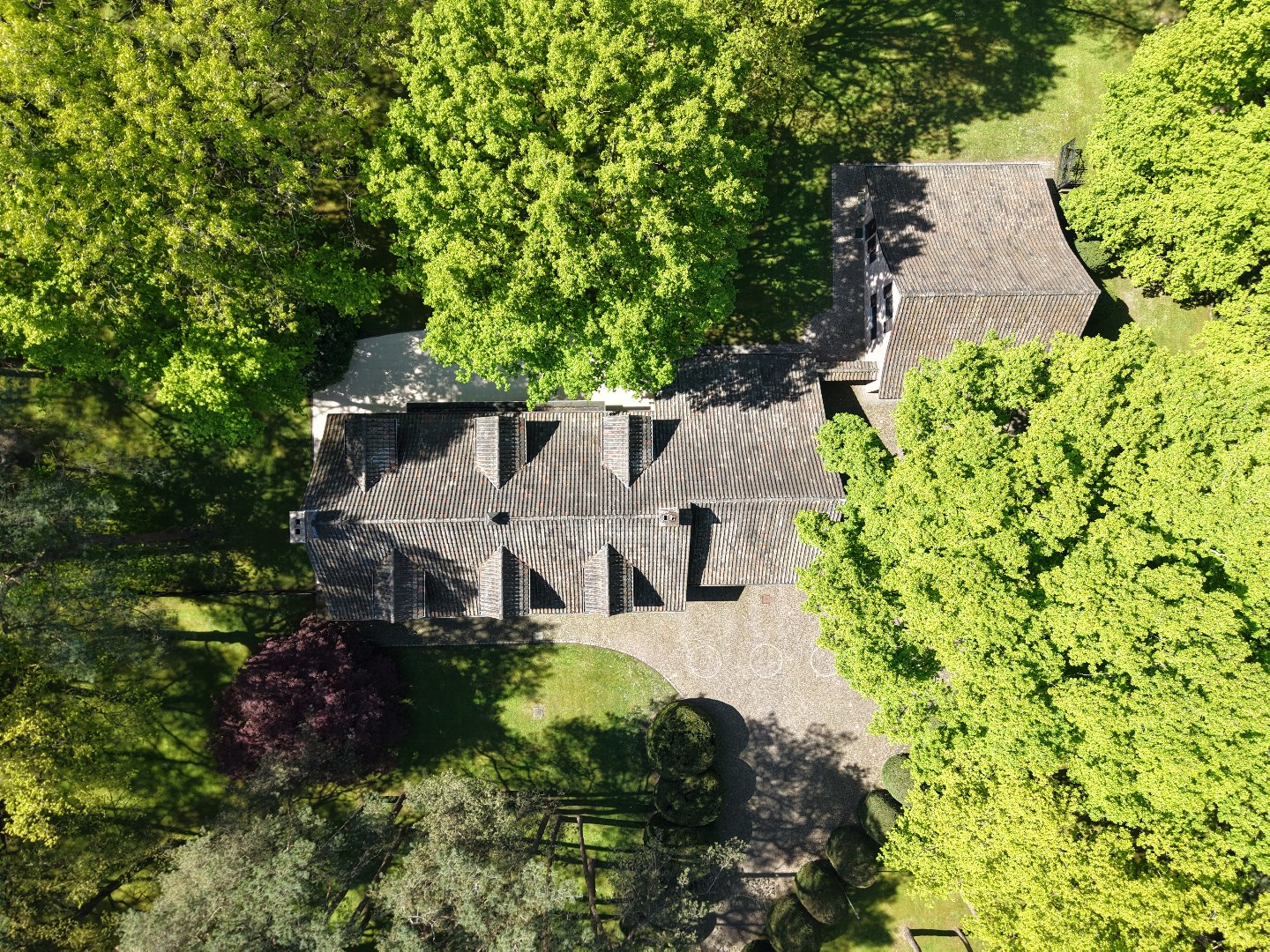Landelijke villa met 5 garages op perceel van 11.875 m² te Schilde met Zuid-West tuin. - foto 4