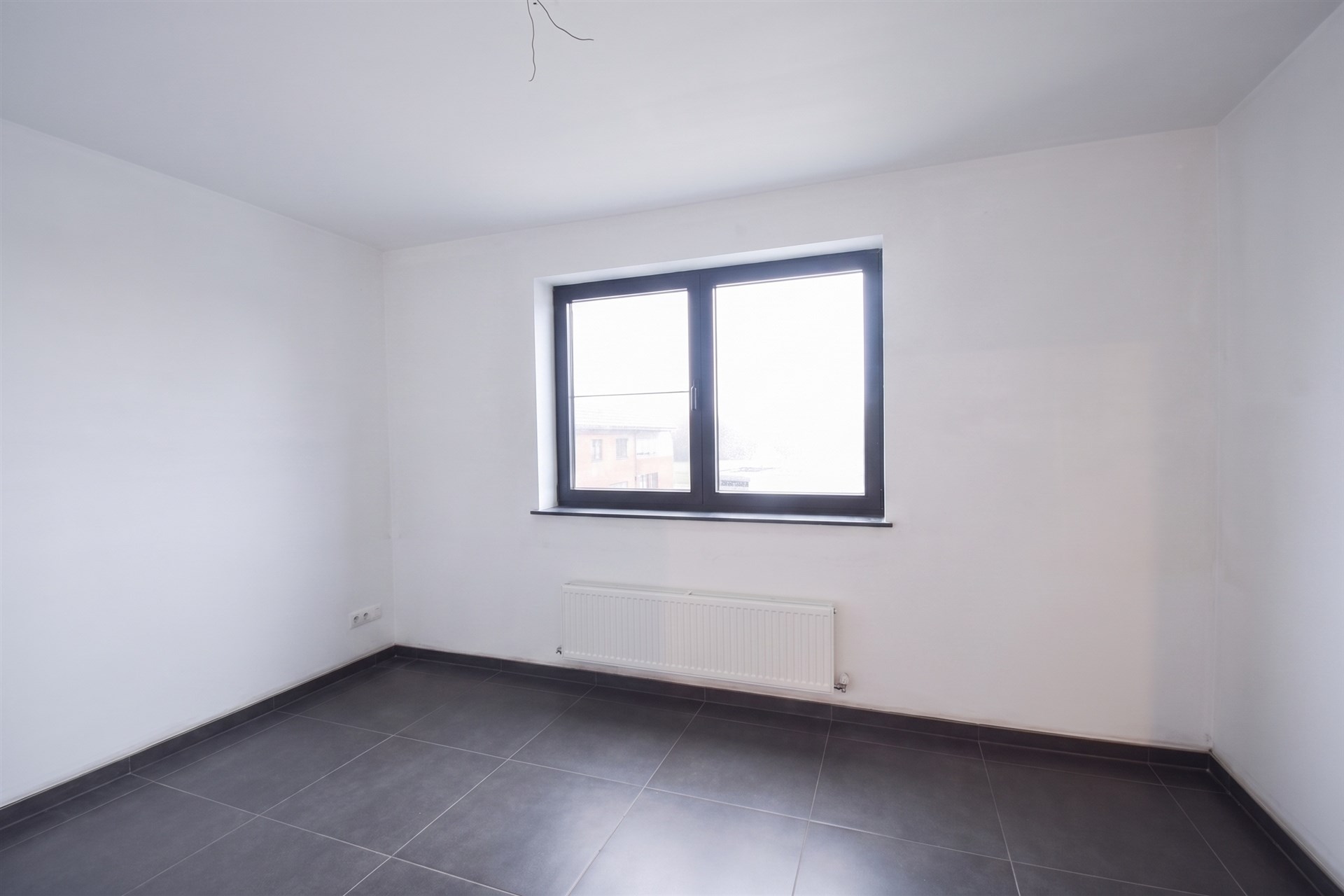 Uitstekend gelegen tweeslaapkamer appartement nabij het centrum van Sint-Gillis-Waas. - foto 5