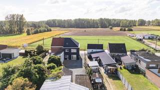 Ontdek deze prachtige instapklare gezinswoning mét ruime loods/hangar (195 m²) – ideaal voor wie wonen en werken of hobby perfect wil combineren...