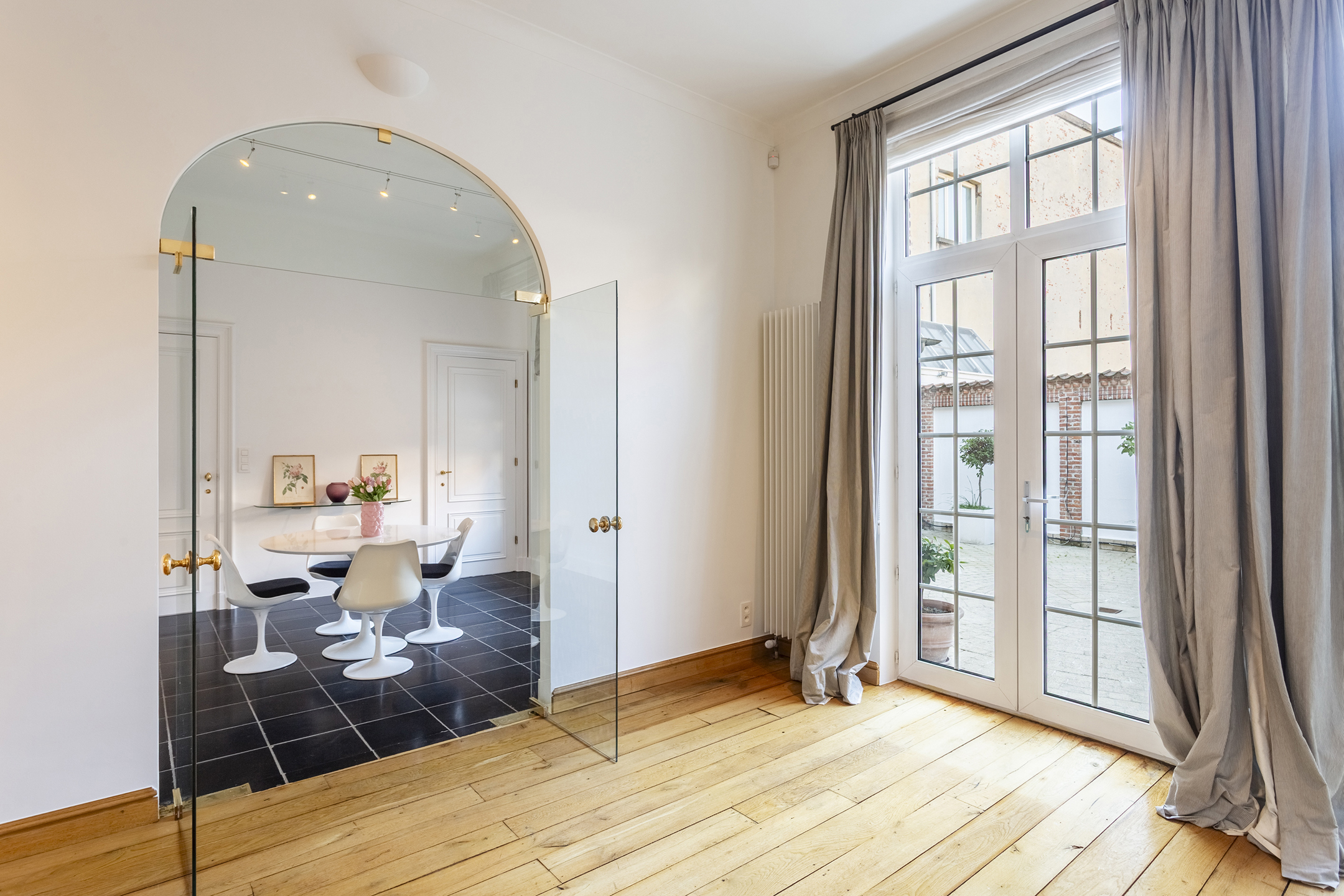 Apartment for rent in Antwerp with 5 bedrooms - photo 3