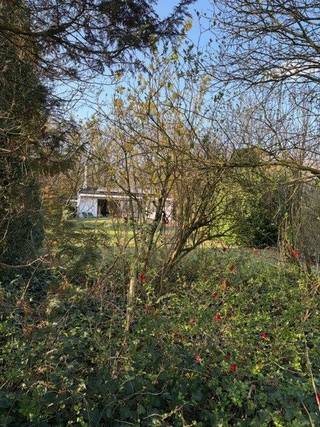Charmante instapklare open bebouwing in een bosrijke omgeving te Waasmunster.Deze vrijstaande woning bevindt zich op een ruim perceel van maar liefst...
