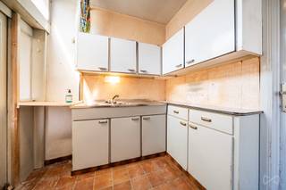 Amateurs de rénovation, ce bien est fait pour vous !We Invest Ourthe-Amblève et Léna ont le plaisir de vous présenter cette maison idéalement située...