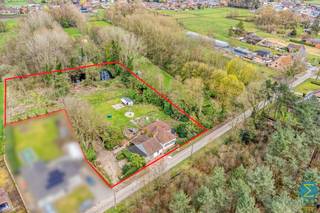 Karakteristieke woning met ingericht bijgebouw, gelegen in een groene en rustige omgeving op een royaal perceel van 8.208m².Dit eigendom bestaat uit...