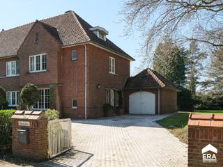 Te koop: karakteristieke halfopen woning in Pelt, gelegen aan de Tennislaan, op een mooi ruim perceel met zicht op groen.Deze woning biedt veel...