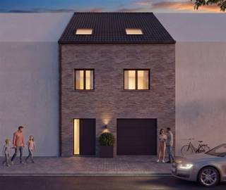 <p><span>Deze prachtige energiezuinige nieuwbouwwoning is ideaal gelegen nabij het centrum van Boechout, op wandelafstand van winkels, scholen en openbaar vervoer. De woning combineert modern comfort met een duurzame bouwkwaliteit.</span></p><p><span>Op het gelijkvloers bevindt zich een lichtrijke leefruimte met open, volledig ingerichte keuken die uitgeeft op de tuin. De woning beschikt over 5 ruime slaapkamers en 2 stijlvolle badkamers, ideaal voor gezinnen of wie extra ruimte zoekt voor bureau of hobbykamer.</span></p><p><span>Dankzij de warmtepomp, zonnepanelen, hoogwaardige isolatie en ventilatiesysteem D geniet u van een laag energieverbruik en optimaal wooncomfort. Verder beschikt de woning over een garage en een verfijnde afwerking met kwalitatieve materialen.</span></p><p><span>Een instapklare, toekomstgerichte woning op een topligging in Boechout.</span></p><p><span> </span></p>