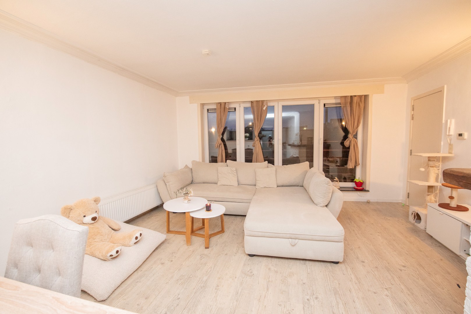 Modern gerenoveerd 1-slaapkamer appartement met berging en terras in Waregem - foto 2