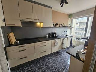 Borgerhout: Turnhoutsebaan: zeer ruim appartement. Appartement met grote living, ook de keuken en badkamer zijn ruim. Het appartement heeft een mooie...