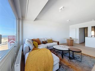 Dit appartement op de achtste verdieping (type doorloper) werd volledig gerenoveerd met hoogwaardige materialen en ingemaakte kasten. De indeling is als volgt: Inkomhal, woonkamer, volledig ingerichte keuken, toilet, twee slaapkamers, badkamer met dubbele lavabo, inloopdouche, WC, en ruimte voor wasmachine en droogkast. Er is een zonnig terras mét bergplaats en prachtig zicht aan de achterzijde van de slaapkamers. Gemeenschappelijke fietsenberging aanwezig. Meubels= 20.000 €. Ref. Rembrandt 0801