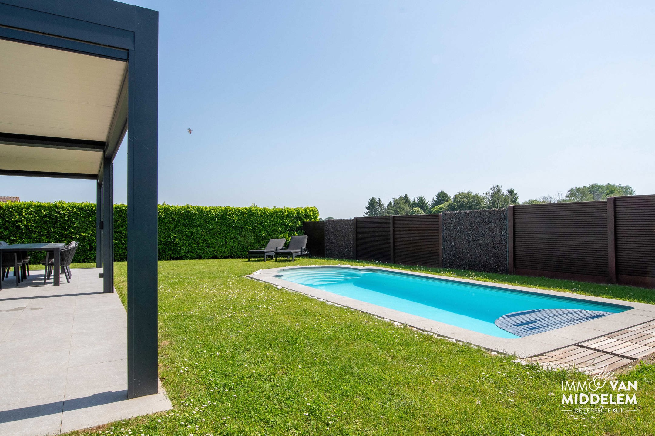 VILLA MET 5 SLAAPKAMERS, ZWEMBAD EN GARAGE - foto 4