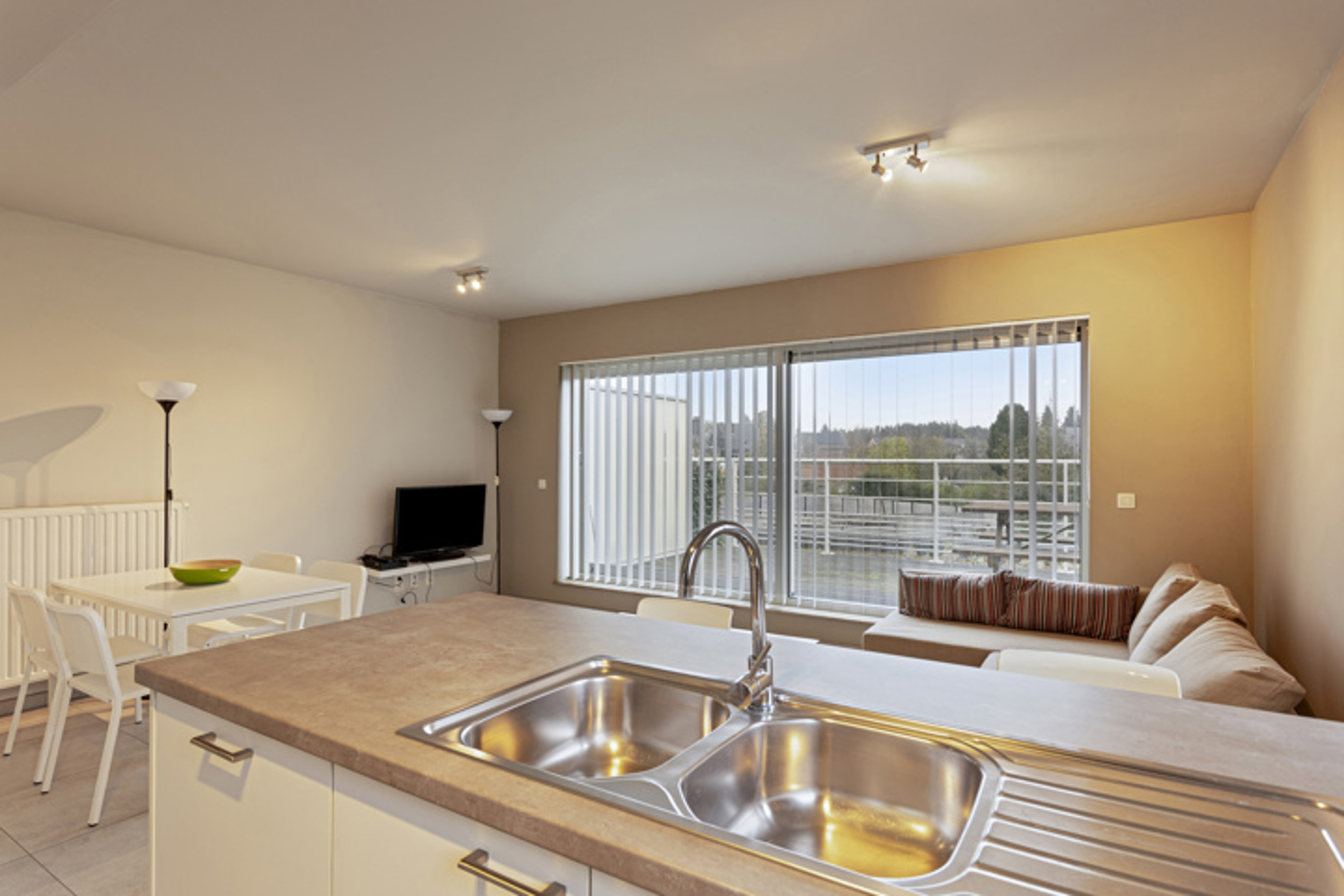 Gemeubeld instapklaar appartement op ideale locatie - foto 3