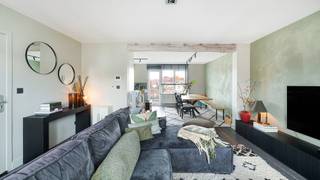 Smaakvol duplexappartement met EPC-label B, centraal gelegen op slechts enkele stappen van het centrum, de zeedijk en het strand te...