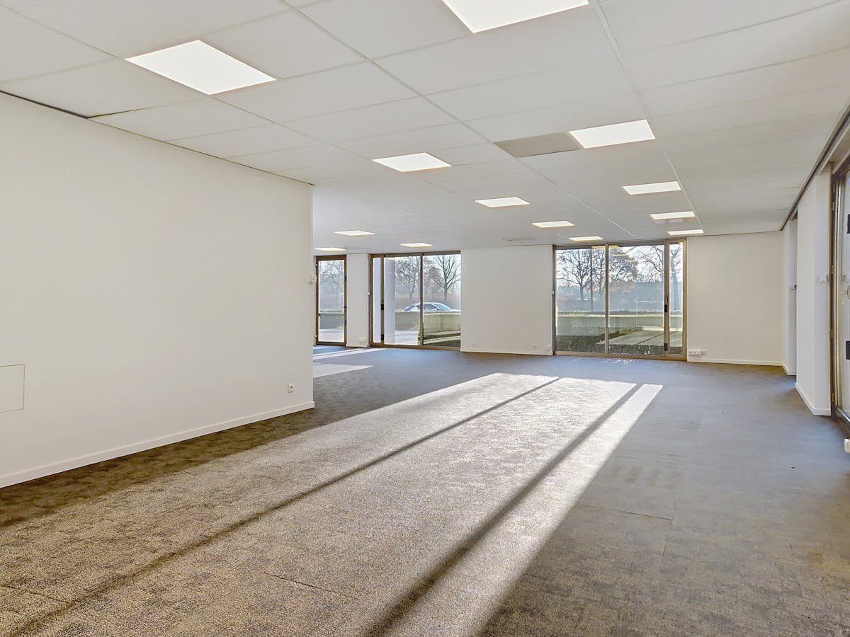 Office (149 m²) on Kortrijksesteenweg in Sint-Martens-Latem - photo 4