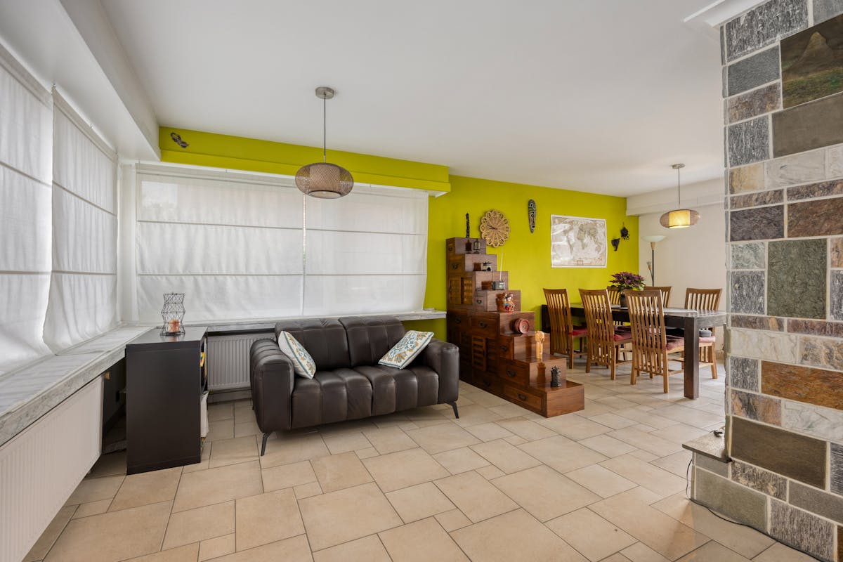 Lichtrijke en gerenoveerde woning in rustige straat in Rumst - foto 4