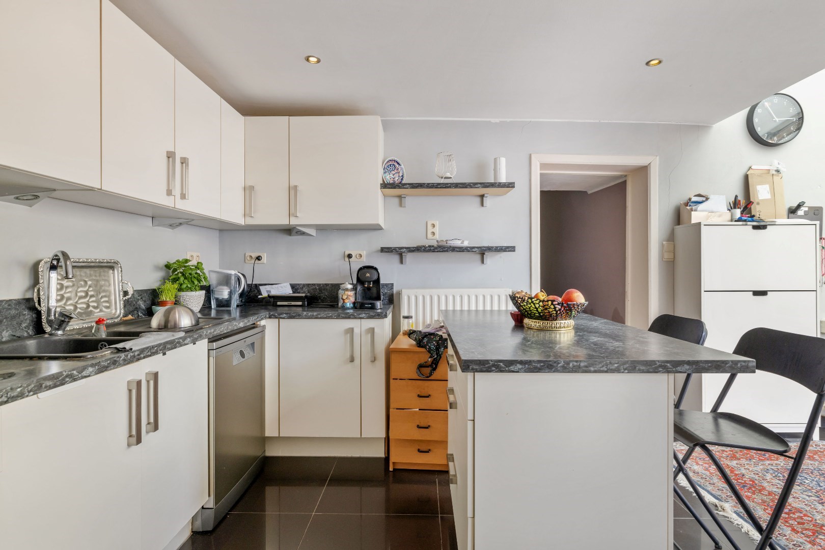 Halfopen bebouwing met 4 slaapkamers en garage – veel potentieel! - foto 5