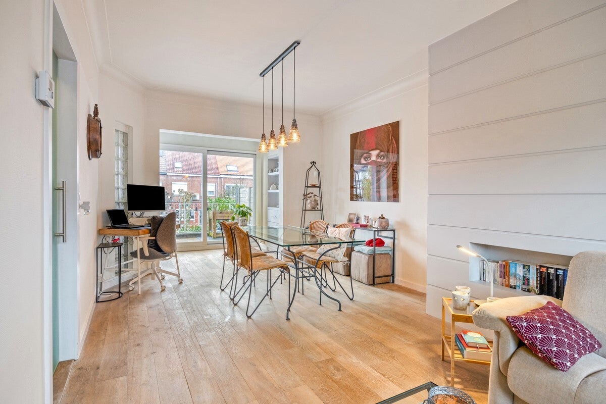 Instapklare woning met 3/4 slaapkamers, garage en tuin in rustige woonwijk - foto 3