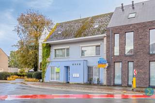 Opbrengsteigendom, bestaande uit 3 appartementen te koop in Retie centrum. Volledig verhuurd, dus ideaal als investering.Toplocatie nabij winkels,...