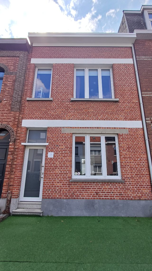Huis te koop in Schoten met 4 slaapkamers - foto 1
