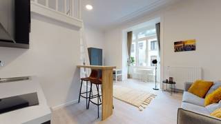 Bent u op zoek naar een topinvestering of ideale stadsstudio?Deze ruime, lichtrijke studio (34 m²) combineert authentieke charme met modern comfort...