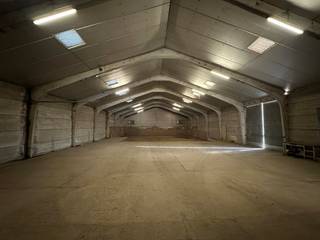 Entrepôt d'environ 800 m² à louer à Bellegem. L'entrepôt est situé dans la Kreupelstraat, une rue secondaire du Doornikserijksweg à Bellegem...